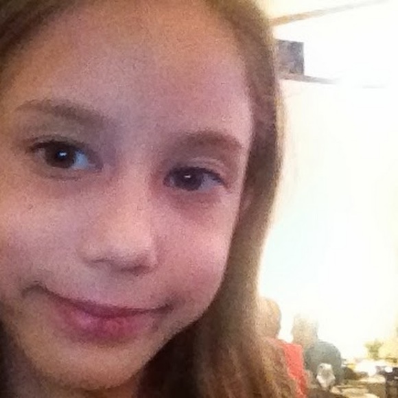 Meet your Posher, Gretchen - Picture 1 of 1